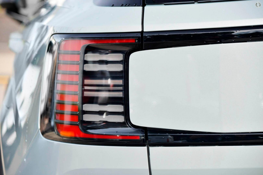 2024 Volvo EX30  Twin Motor Performance Ultra SUV Image 7
