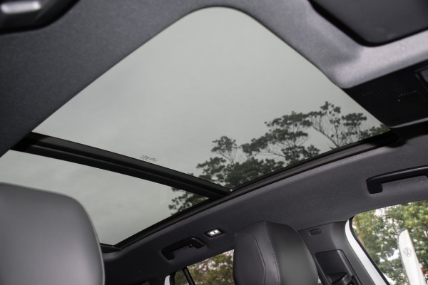 2026 Volkswagen Tiguan CT 200TSI eHybrid R-Line SUV image 11