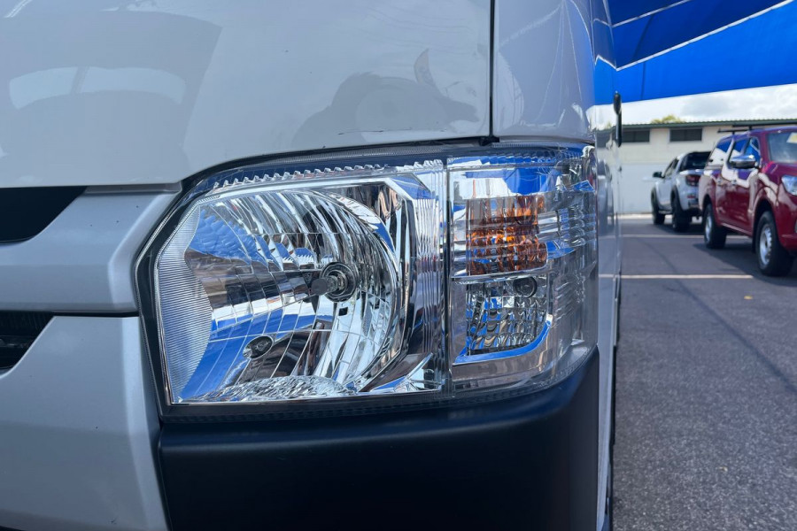 2017 MY19 Toyota HiAce LWB Van LWB Van Image 13