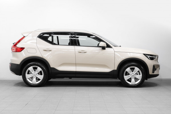 2026 Volvo XC40 XZ Plus B4 SUV Image 3