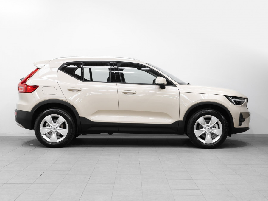 2026 Volvo XC40 XZ Plus B4 SUV Image 3