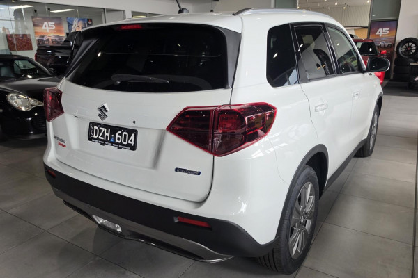 2026 Suzuki Vitara  Turbo Hybrid SUV Image 5