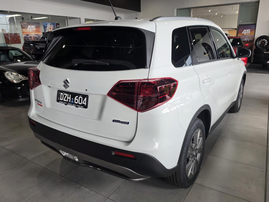 2026 Suzuki Vitara  Turbo Hybrid SUV Image 5