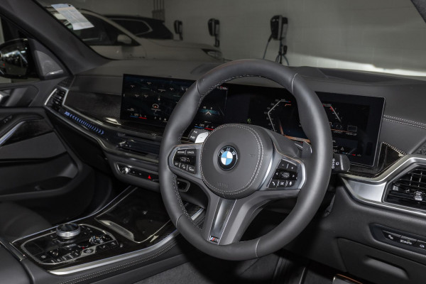 2025 BMW X5 G05 LCI xDrive40i M Sport SUV image 6