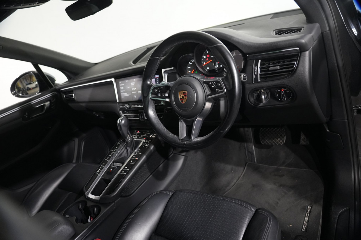 2021 Porsche Macan SUV