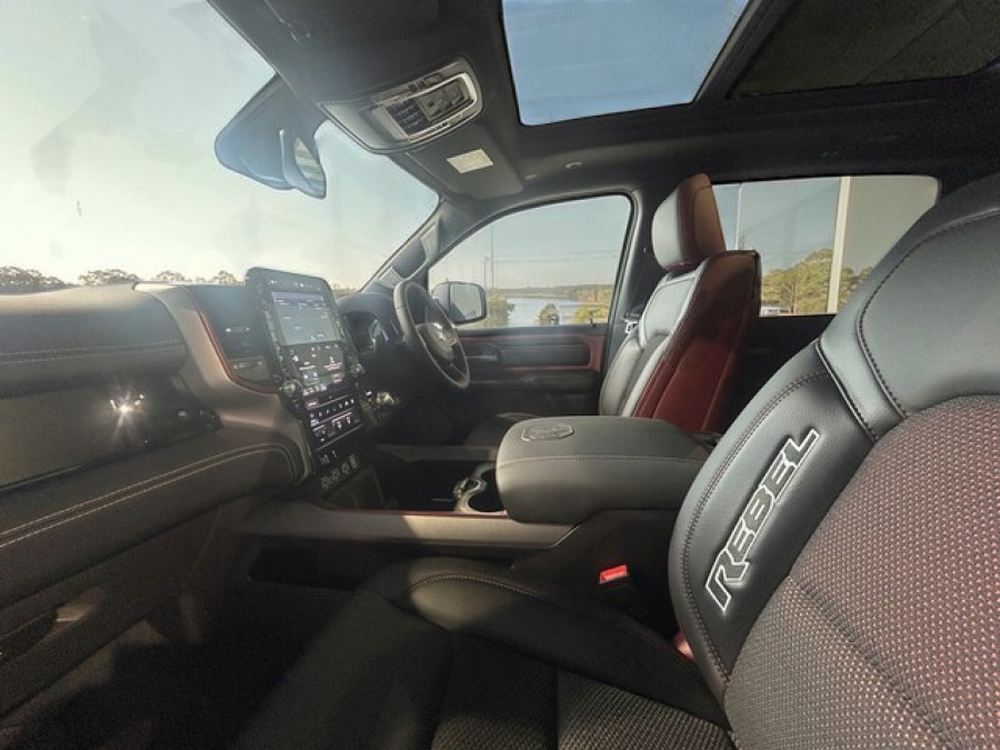2025 Ram 1500 DT6X9821W.25 2025 Ute Image 4