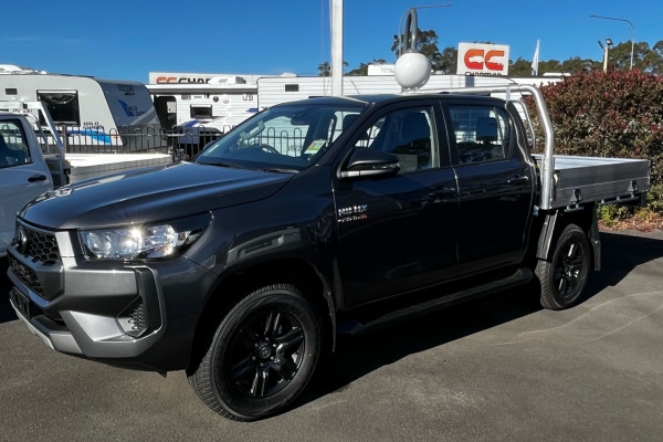 2025 MY24 Toyota HiLux GUN126R SR 48V Cab Chassis Image 3