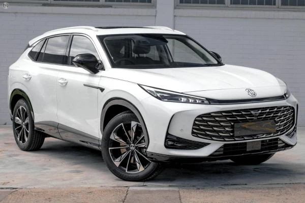 2025 MG HS AS33 Essence Hybrid+ SUV Image 1