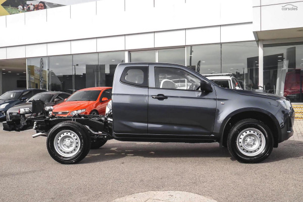 2026 MY25.5 Isuzu D-MAX RG SX Cab Chassis Image 2