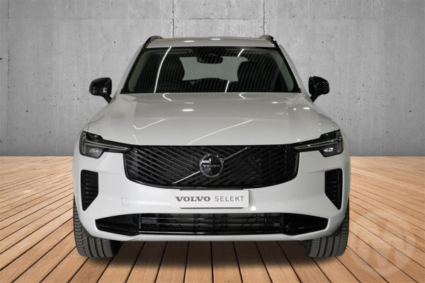 2026 Volvo XC90 L Series Ultra B5 Dark SUV Image 3