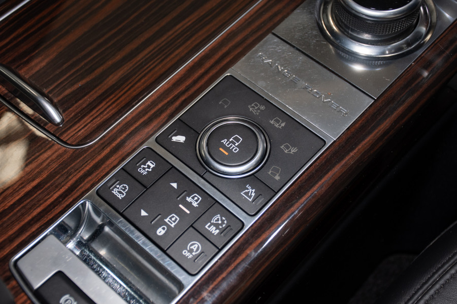 2018 Land Rover Range Rover SDV8 Vogue SE SUV Image 20
