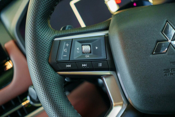 2025 Mitsubishi Outlander ZM Exceed Tourer SUV Image 10