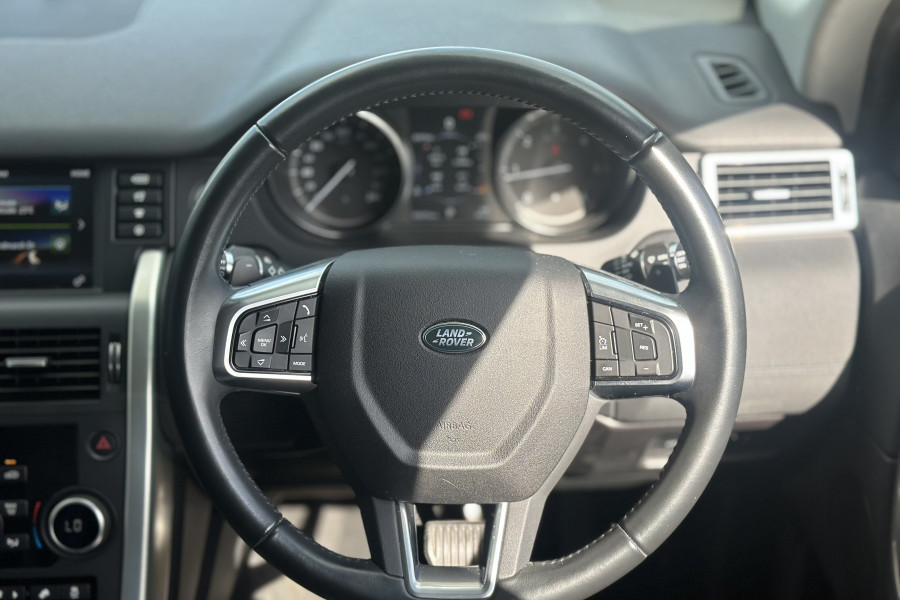 2017 Land Rover Discovery Sport L550 TD4 SE SUV Image 20