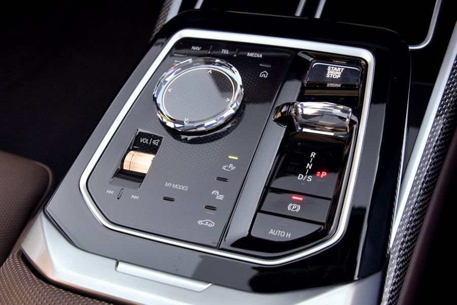 2025 BMW 7 Series G70 740i M Sport Sedan