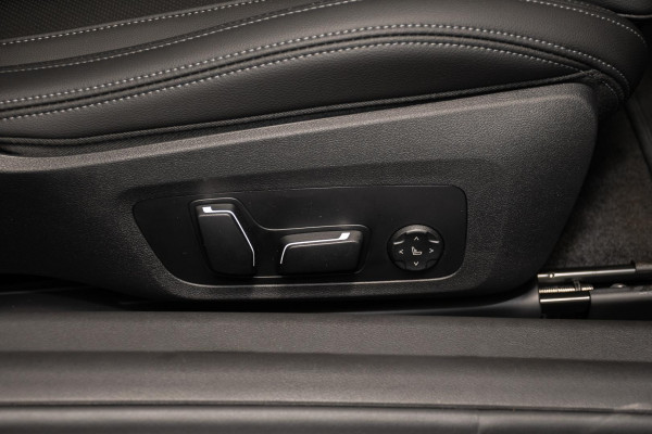 2025 BMW 2 Series G42 230i M Sport Coupe image 19