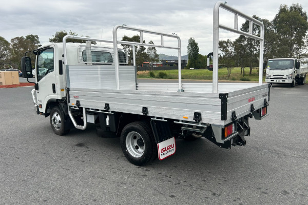 2025 Isuzu N Series NH NPR Cab Chassis Image 5