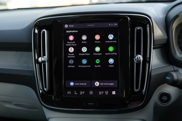 2026 Volvo XC40 XZ Ultra B4 Dark SUV Image 24
