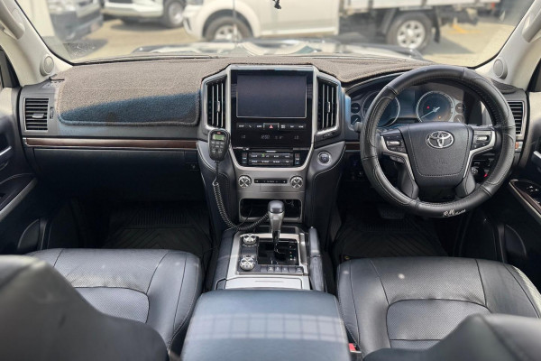 2019 Toyota LandCruiser VDJ200R VX SUV Image 18