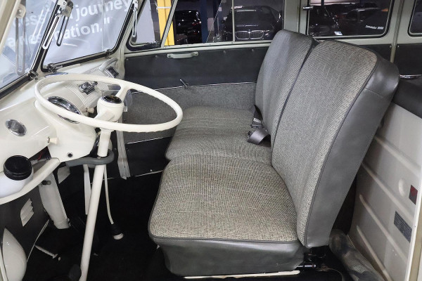 1966 Volkswagen Transporter Type 1 Microbus Bus image 21