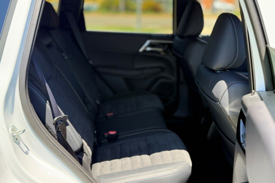 2024 Mitsubishi Outlander ZM Aspire SUV Image 12
