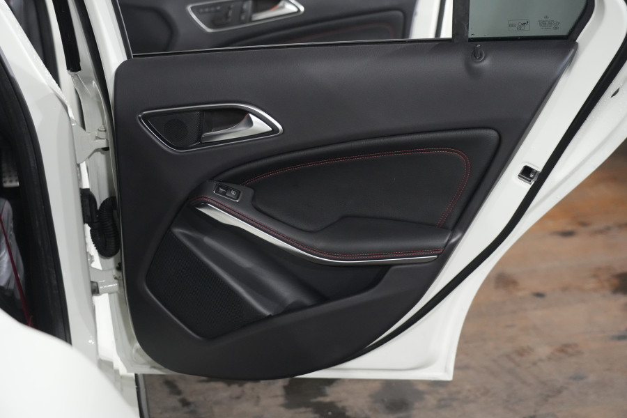 2015 Mercedes-Benz A-Class A45 AMG Hatch Image 31
