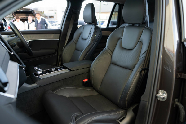2025 MY26 Volvo XC90 L Series Ultra B5 Dark SUV Image 5