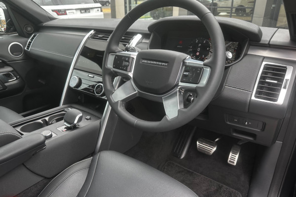 2025 Land Rover Discovery Series 5 D350 Dynamic SE SUV
