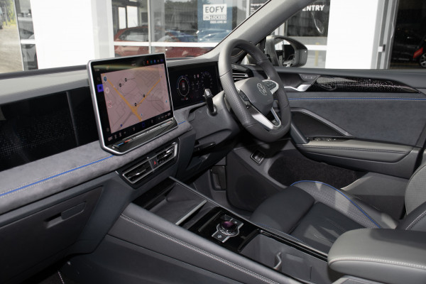 2026 Volkswagen Tiguan CT 200TSI eHybrid R-Line SUV Image 8
