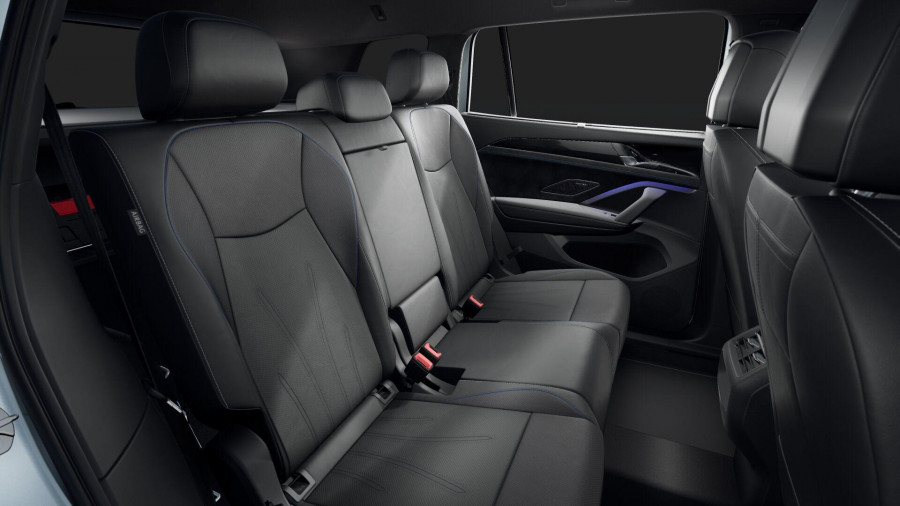 2026 Volkswagen Tayron R4 200TSI eHybrid R-Line SUV Image 12