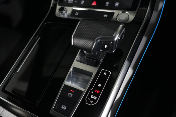 2020 Audi Q7 50 TDI S Line SUV image 19