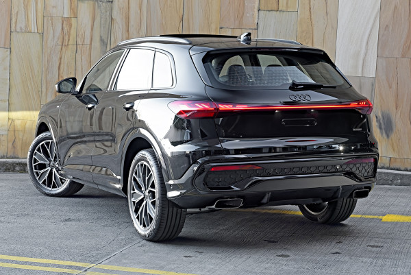 2025 MY26 Audi Q5 GU TFSI 200kW sport SUV image 2