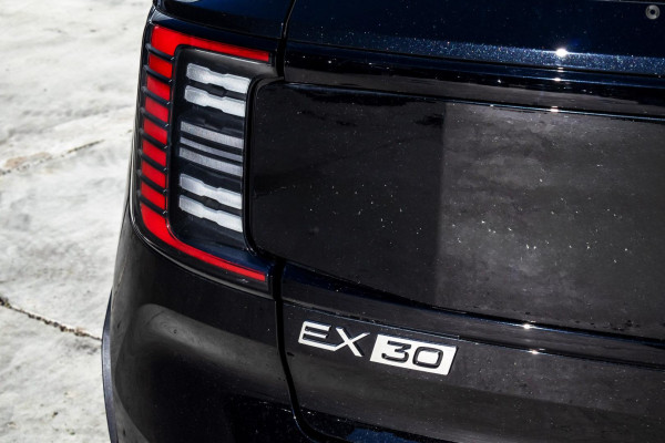 2026 Volvo EX30  Single Motor Extended Range Ultra SUV Image 14