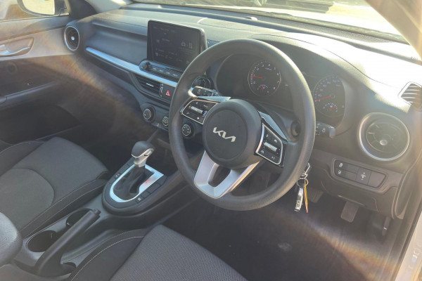 2023 MY24 Kia Cerato BD S Hatch Image 12