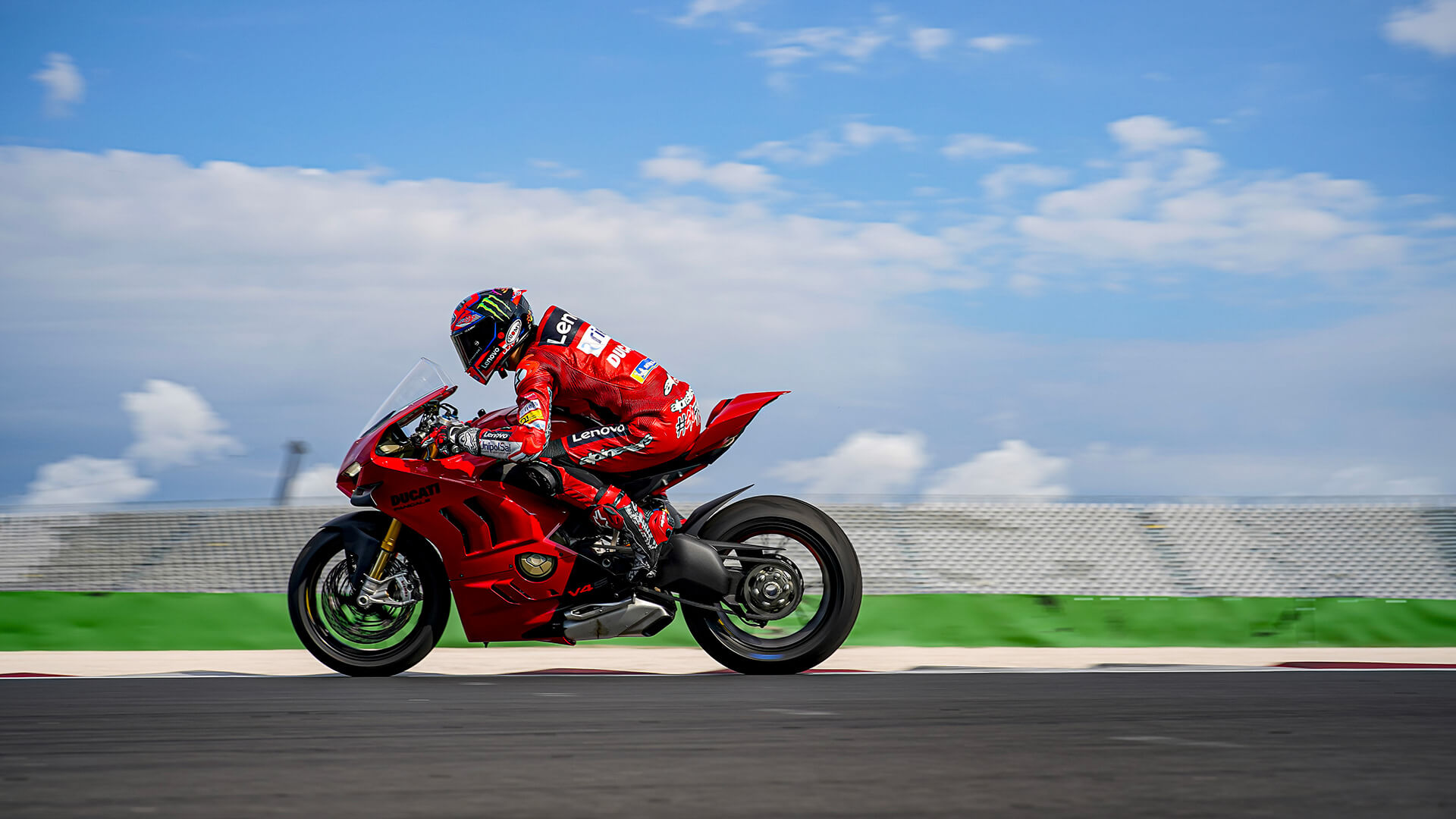 New Ducati Panigale V4 Image