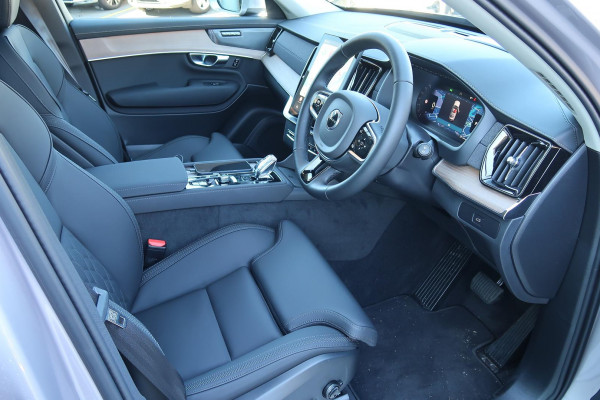 2025 MY26 Volvo XC90 L Series Plus B5 Bright SUV Image 15