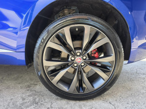 2016 MY17 Jaguar F-PACE X761 First Edition SUV