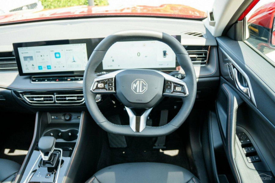 2025 MG HS AS33 Essence SUV Image 13