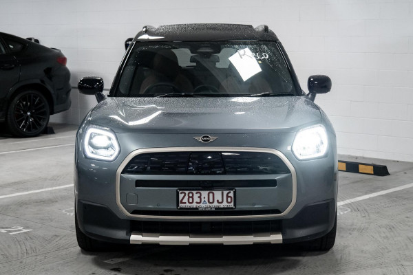 2024 MINI Countryman U25 E Favoured SUV image 4