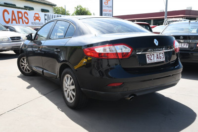 2011 Renault Fluence L38 Dynamique Sedan Image 2