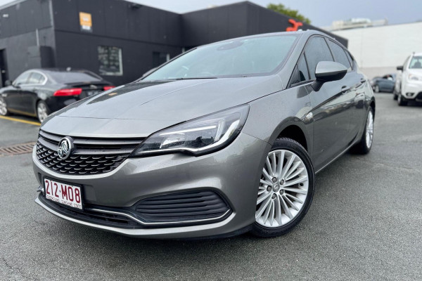 2017 Holden Astra BK R Hatch Image 2