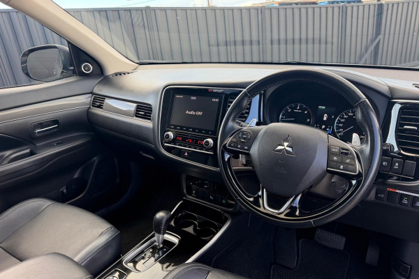 2020 MY21 Mitsubishi Outlander ZL Exceed SUV Image 12