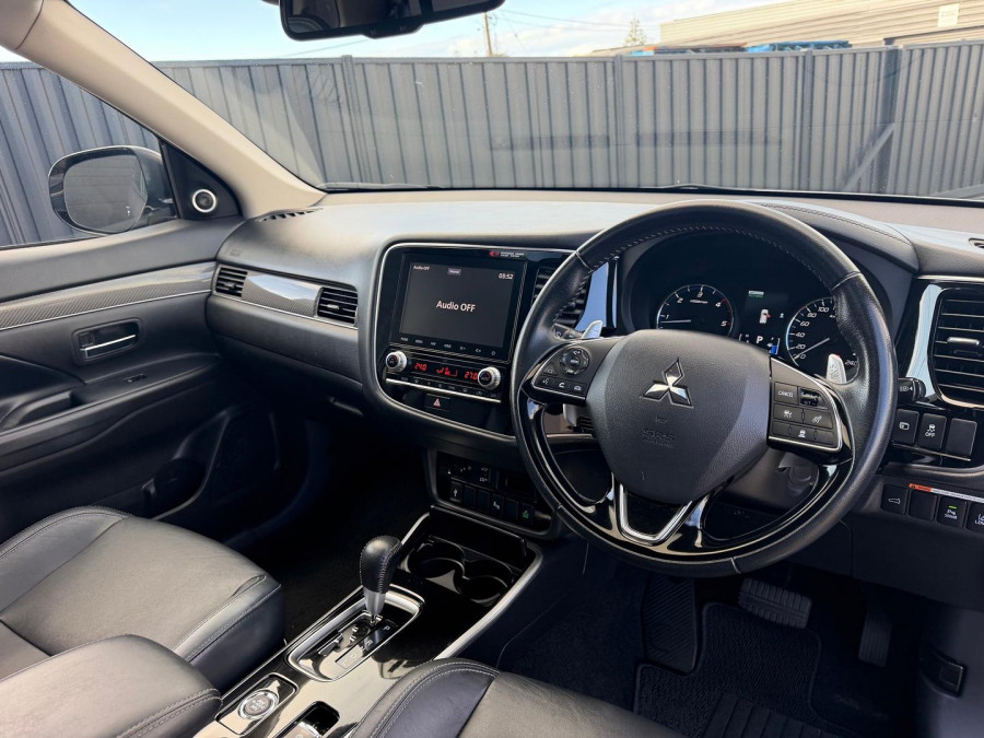 2020 MY21 Mitsubishi Outlander ZL Exceed SUV Image 12