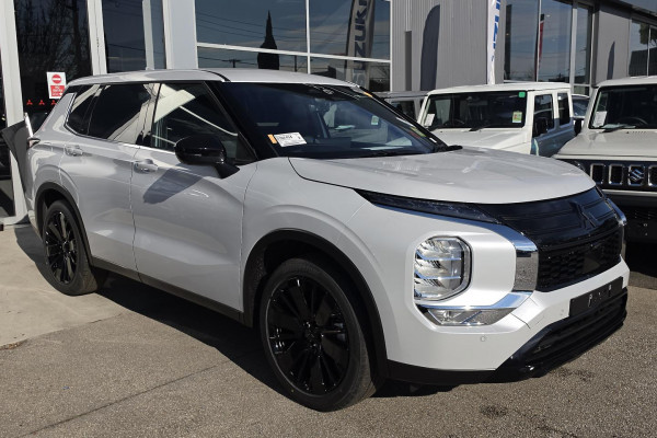 2026 Mitsubishi Outlander ZM Black Edition SUV Image 4