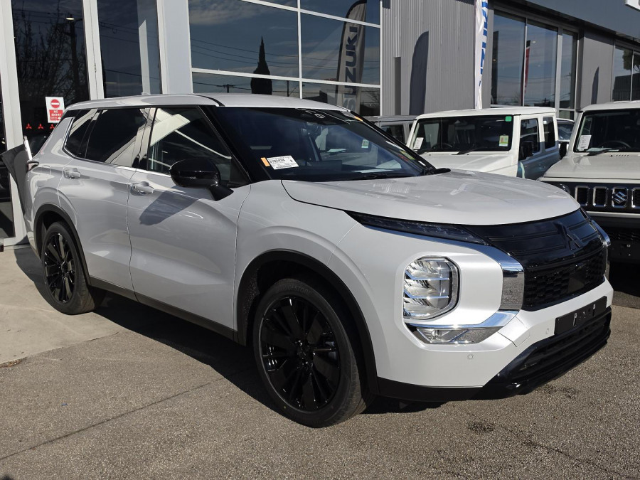 2026 Mitsubishi Outlander ZM Black Edition SUV Image 4