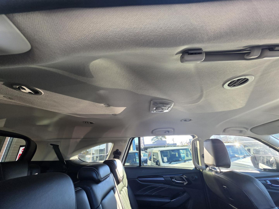 2023 Isuzu MU-X RJ LS-T SUV Image 13