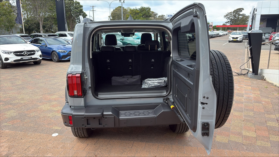 2026 GWM Tank 300 P01 Ultra Hi4-T PHEV SUV Image 12
