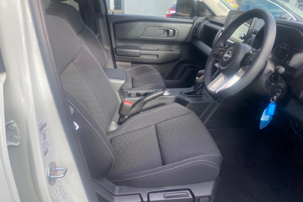 2026 Nissan Navara D27 ST Ute Image 12
