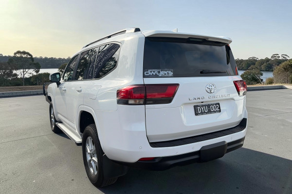 2024 Toyota LandCruiser FJA300R GXL SUV Image 3