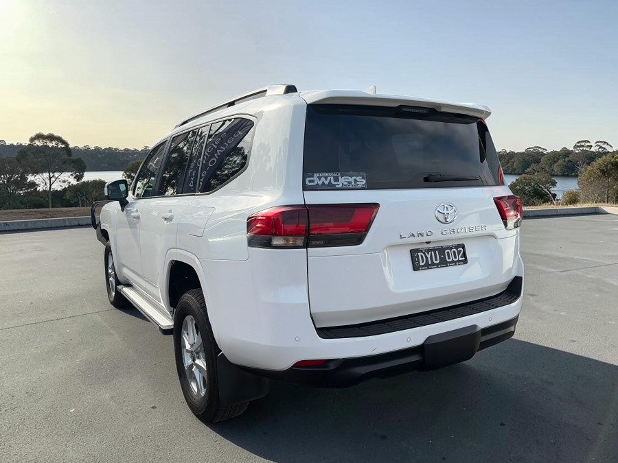 2024 Toyota LandCruiser FJA300R GXL SUV Image 3