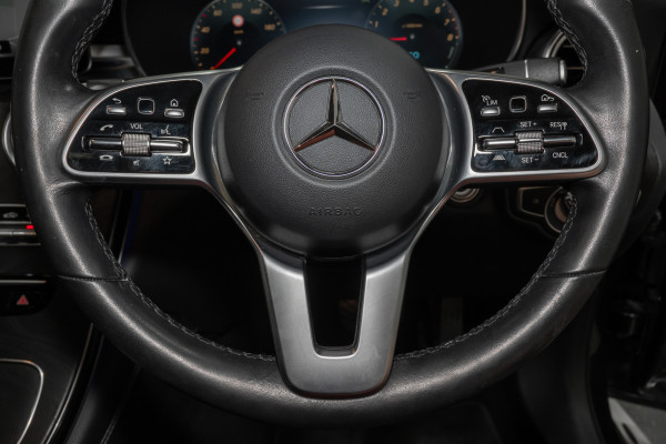 2020 Mercedes-Benz GLC-Class 300e 4matic (Hybrid) SUV Image 16
